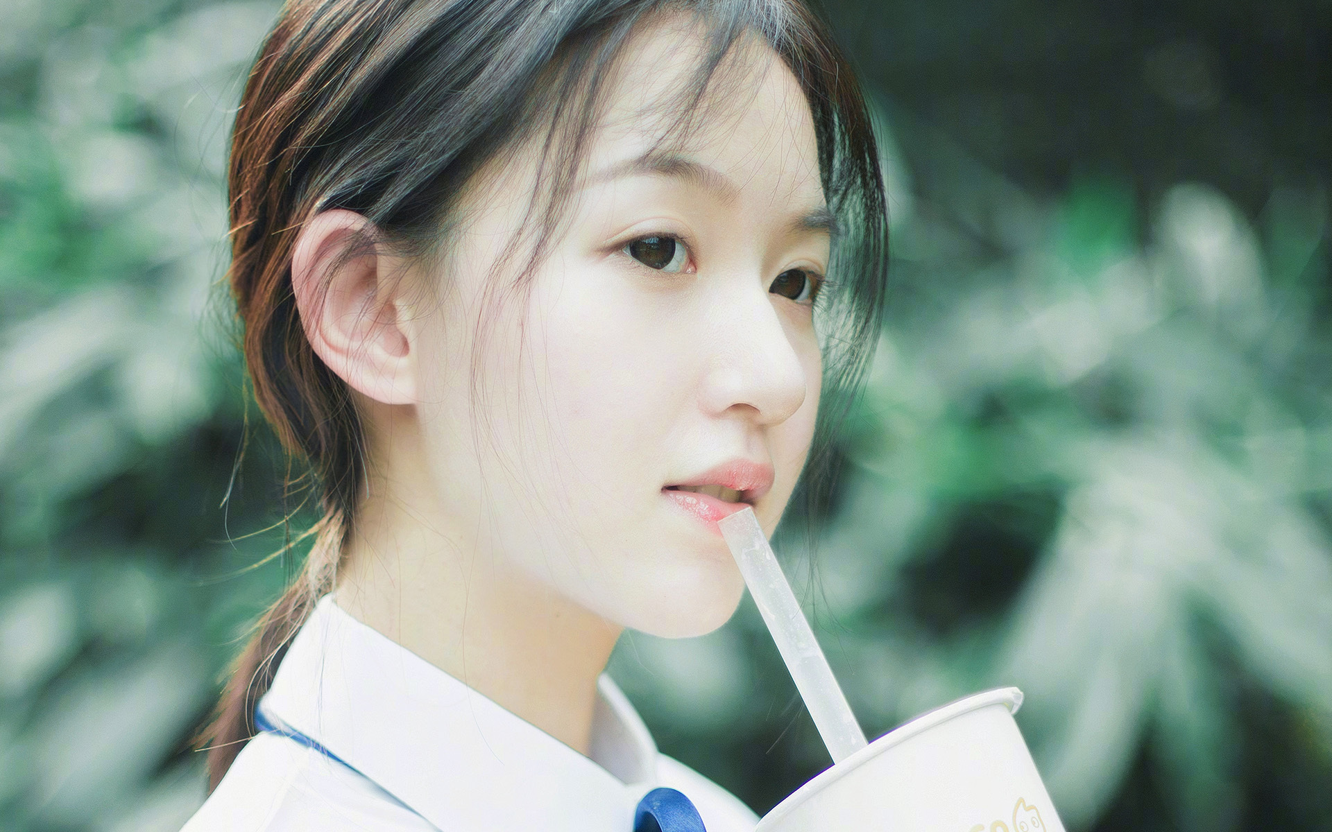 足球世界的两极,当精密运转的比利时,遇见瞬间接管比赛的佩德里