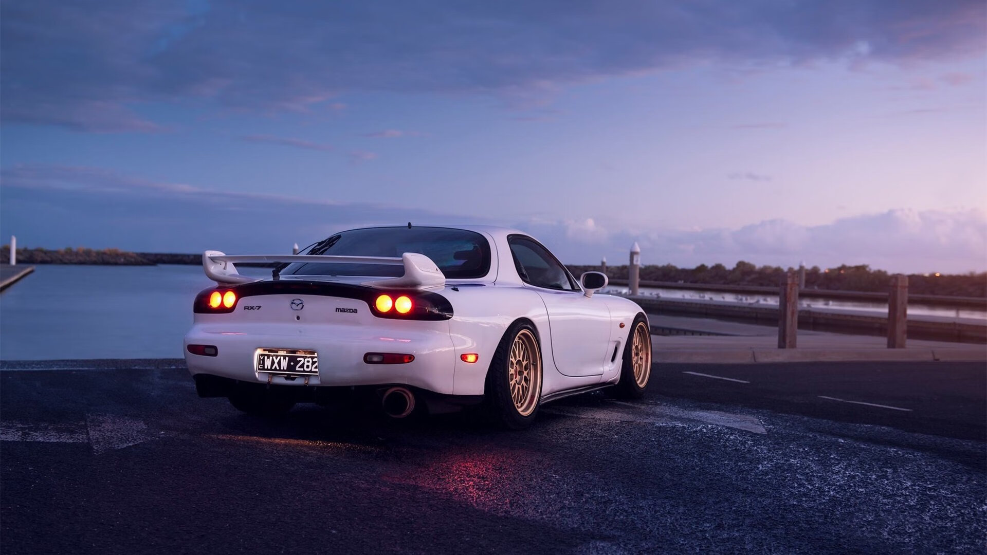 NBA季后赛之夜，当哈登化身篮球哈弗茨，用蓝色火焰点燃赛场