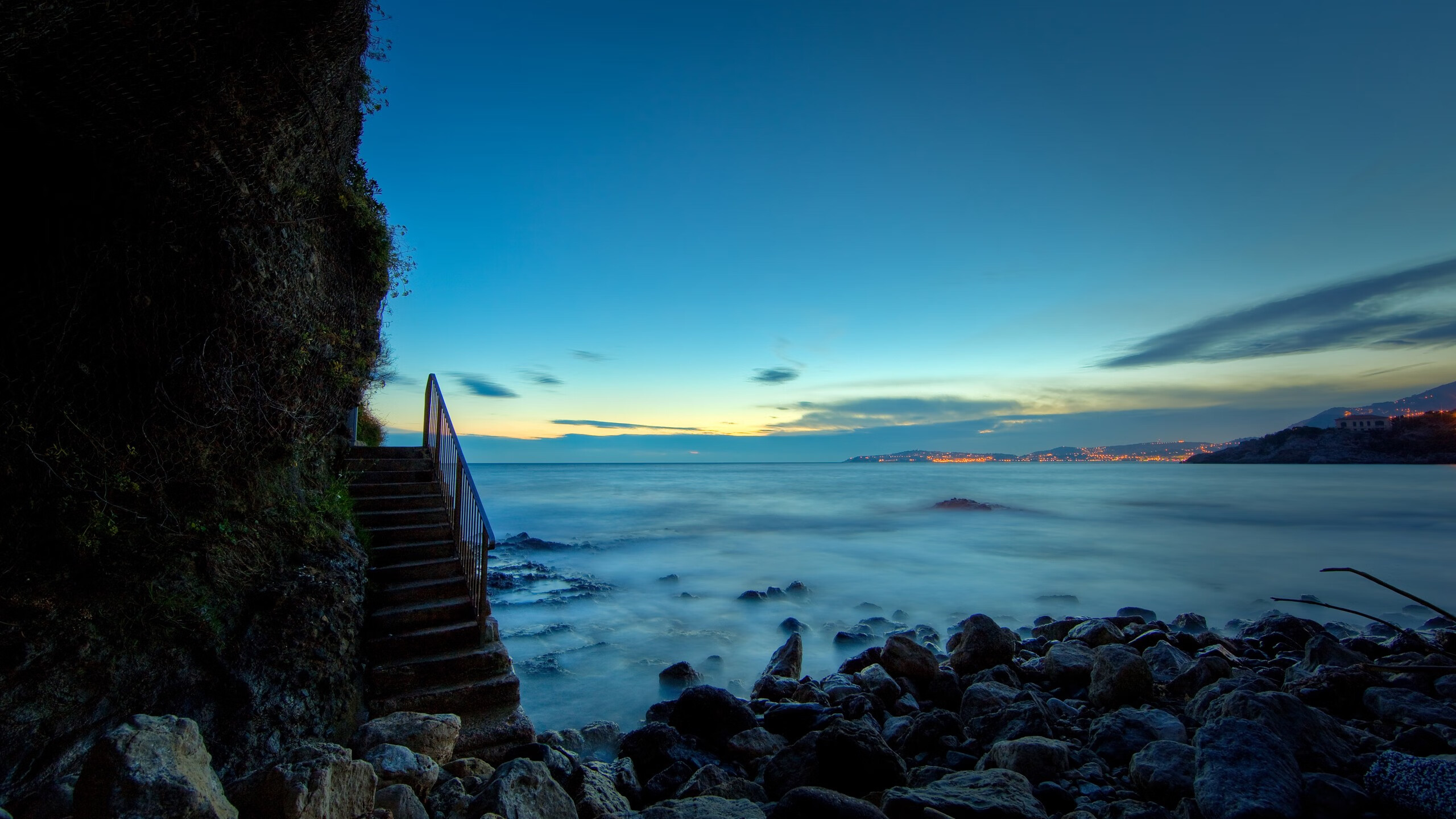新核亮剑,双线压制,友谊赛诠释现代足球新答案