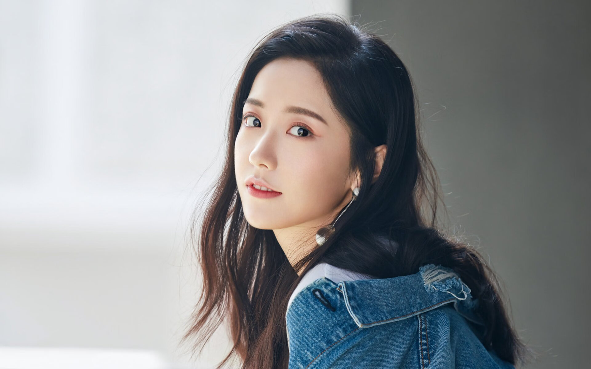 国王队力克勇士,福克斯决胜时刻闪耀,新生代控卫的时代宣言